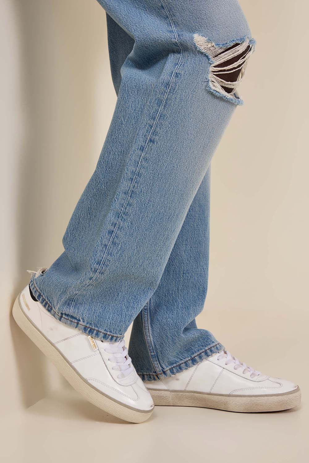 תמונת כל הלוק של נעלי סניקרס סול סטאר